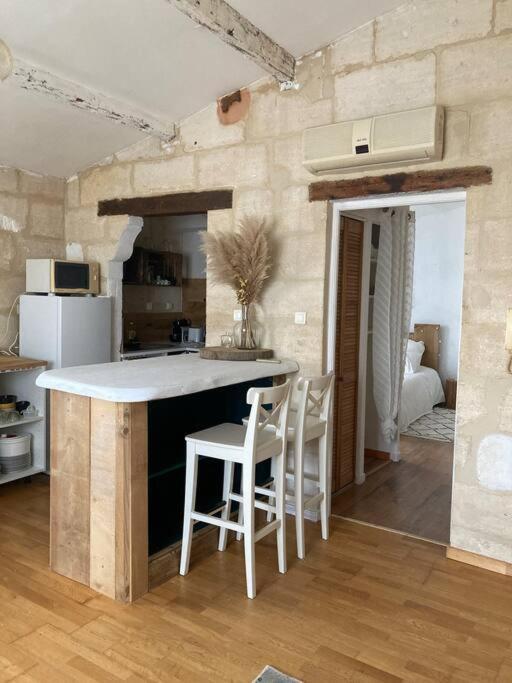 La Cigale Apartment Beaucaire  Bagian luar foto